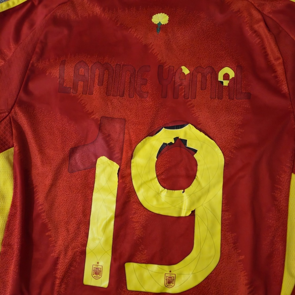 Spain Home Shirt Euro 2024 #19 Lamine Yamal Player Version Size S See Desc! - Picture 10 of 11